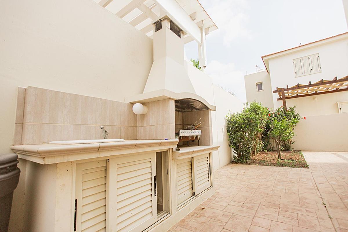 Atlantica 4 Bedroom Villa Near The Beach プロタラス エクステリア 写真